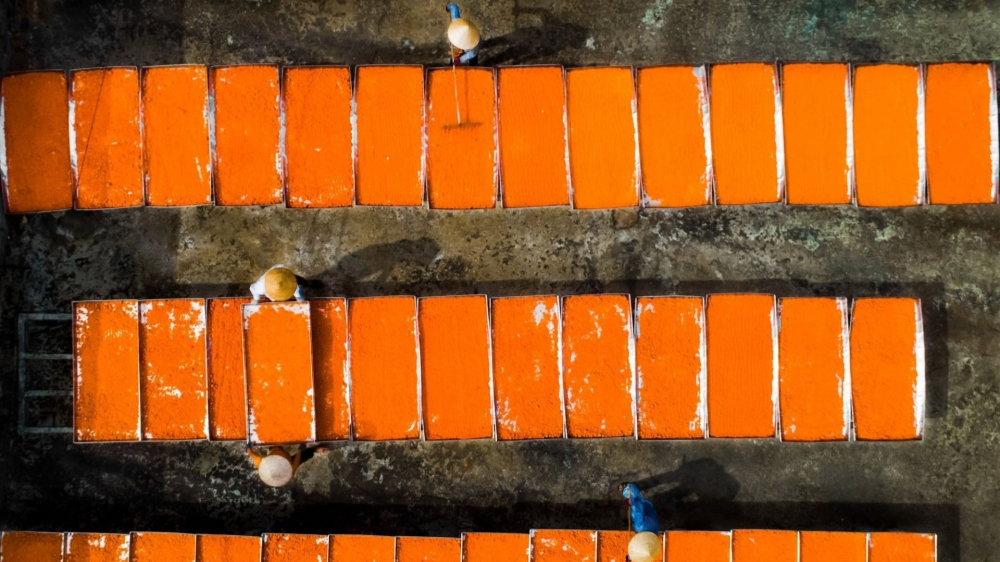 Vì sao Tây Ninh lại nổi tiếng với muối tôm, dù tỉnh này không có biển, cũng chẳng có tôm?